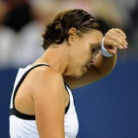 Hamil, Davenport Batal Comeback