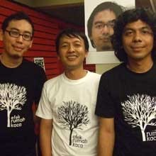 Efek Rumah Kaca Memotret Lewat Musik