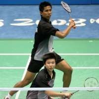 Nova/Lily Sempurna, Vita/Lily Lolos