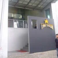 Fame Station, Tempat Kuliah Band-band Baru