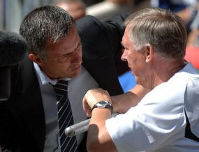 Mourinho Tak Merasa di Atas Fergie 