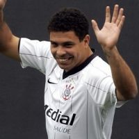 Ronaldo Menanggung Corinthians 