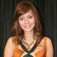 Berat Badan Naik 4 Kg, Aline Tumbuan Janji Giat Olahraga