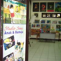 Wisata Seni di Bale Seni Barli  
