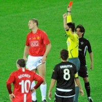 Vidic Bisa Dihukum Tiga Laga