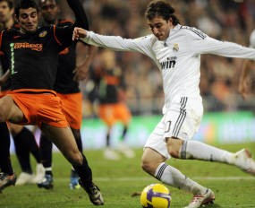 Higuain Menangkan Madrid