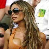 Victoria Beckham Tetap Bergaya Ala Inggris