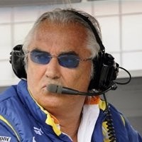 Briatore Jadi Sinterklas di Kenya