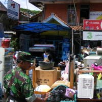 Penghuni Bangunan Pertanyakan Pungutan Zidam III Siliwangi