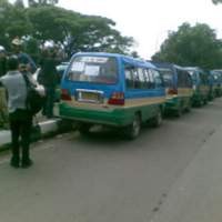 TMB  Sempat Dihadang, Polisi Kawal Aksi Mogok Sopir Angkot