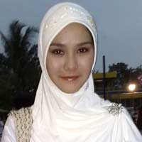 Juli: Lagu Geby Beredar, Zaskia Mecca Kepergok Merokok