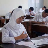 Indosat Bantu Siswa Sekolah Hadapi UN 2009