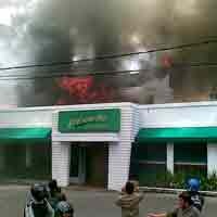 Restoran Pronto Gubeng Terbakar