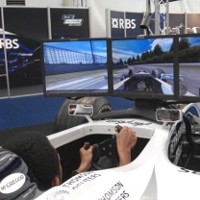 Serasa Jadi Pembalap F1 Betulan