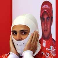 Massa Tolak Rencana Pemotongan Gaji