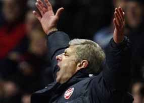 Wenger: Villa Menekan Wasit