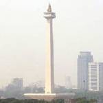 Naik Puncak Monas Antre 3 Jam