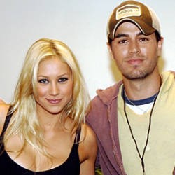 Enrique Iglesias Incar Perempuan Tua