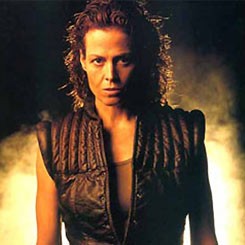 Sigourney Weaver Kembali Memburu Alien