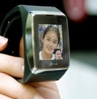 Ponsel Arloji Pertama Siap Unjuk Gigi