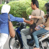 Mahasiswa ITS Ajak Masyarakat Perbaiki Citra Bangsa