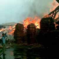 Kerugian Kebakaran Pabrik Pengolahan Kayu Hingga Rp 1 Miliar