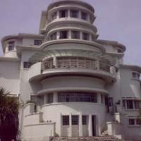 Ahli Waris Kunjungi Vila Isola  