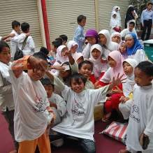 Voucher 15 Ribu dan Senyuman Anak-anak