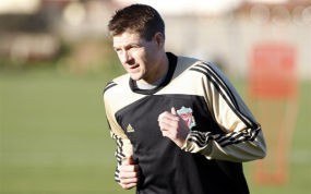 Gerrard Santai Sebelum Perkelahian