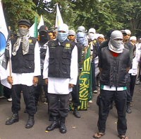 Pengunjuk RasaSerbu Kedubes AS dan Mesir