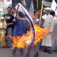 PKS Bakar Bendera Israel dan Amerika Serikat