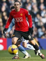 Gol-gol Berbatov Masih Ditunggu