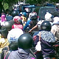 Jalur ke Pantai Kenjeran Dipadati Wisatawan