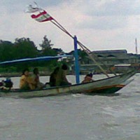 Diserbu Wisatawan, Pemilik Perahu di Pantai Kenjeran Untung Besar
