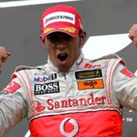 Hamilton Mendapat Gelar Kerajaan