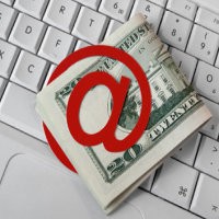 Belanja  Online Musim Liburan Turun 