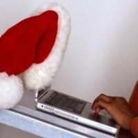 Warga Inggris Habiskan Natal di Dunia Maya