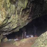 Gua Istana, Idola Para Pertapa