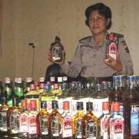 Marak Pesta Miras, Polisi Gerebek Dua Toko