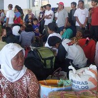 Imbas KA Barang Anjlok, Ratusan Penumpang Terlantar