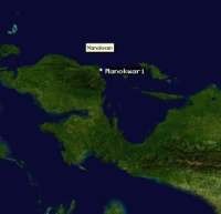 TNI AD Mengevakuasi Tamu Hotel Mutiara yang Ambruk