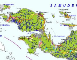 Naik Hercules, 3 Menteri Bawa 20 Ton Bantuan ke Manokwari 