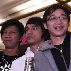 Album Baru Ungu Tak Terganjal Perceraian Pasha