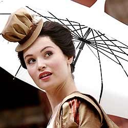 Gemma Arterton Tak Dikenali Karena Rambut