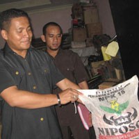 Polisi Gerebek Pabrik Pengopolos Pupuk
