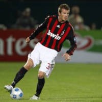 Beckham Debut, Milan Menang Adu Penalti