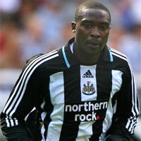 Ameobi Bertahan di St James Park 