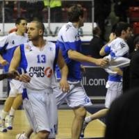 Fans Turki Lempari Tim Basket Israel 