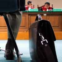 Status Hukum Syahrial Oesman Dipertanyakan