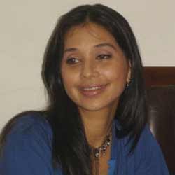 Ayu Azhari Jadi Produser Gadungan